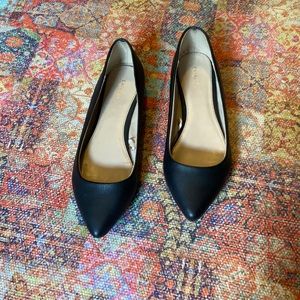 Hardly worn black Express flats